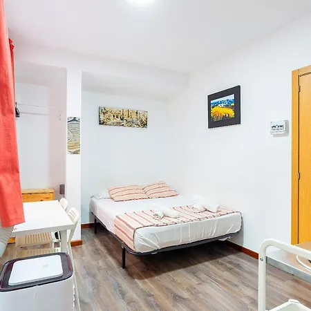 Rooms Young People Only, Soho Citycenter Málaga Extérieur photo