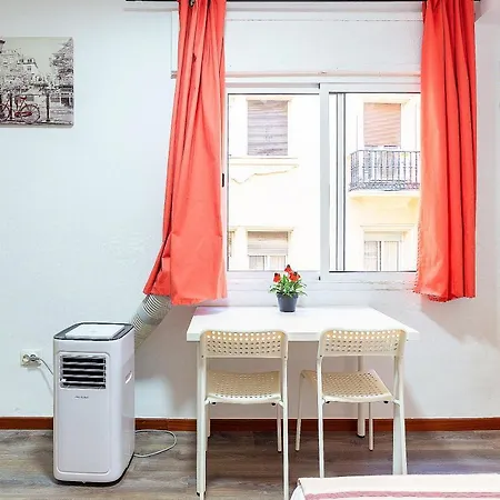 Rooms Young People Only, Soho Citycenter Málaga Extérieur photo