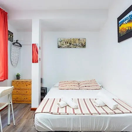 Rooms Young People Only, Soho Citycenter Málaga Extérieur photo